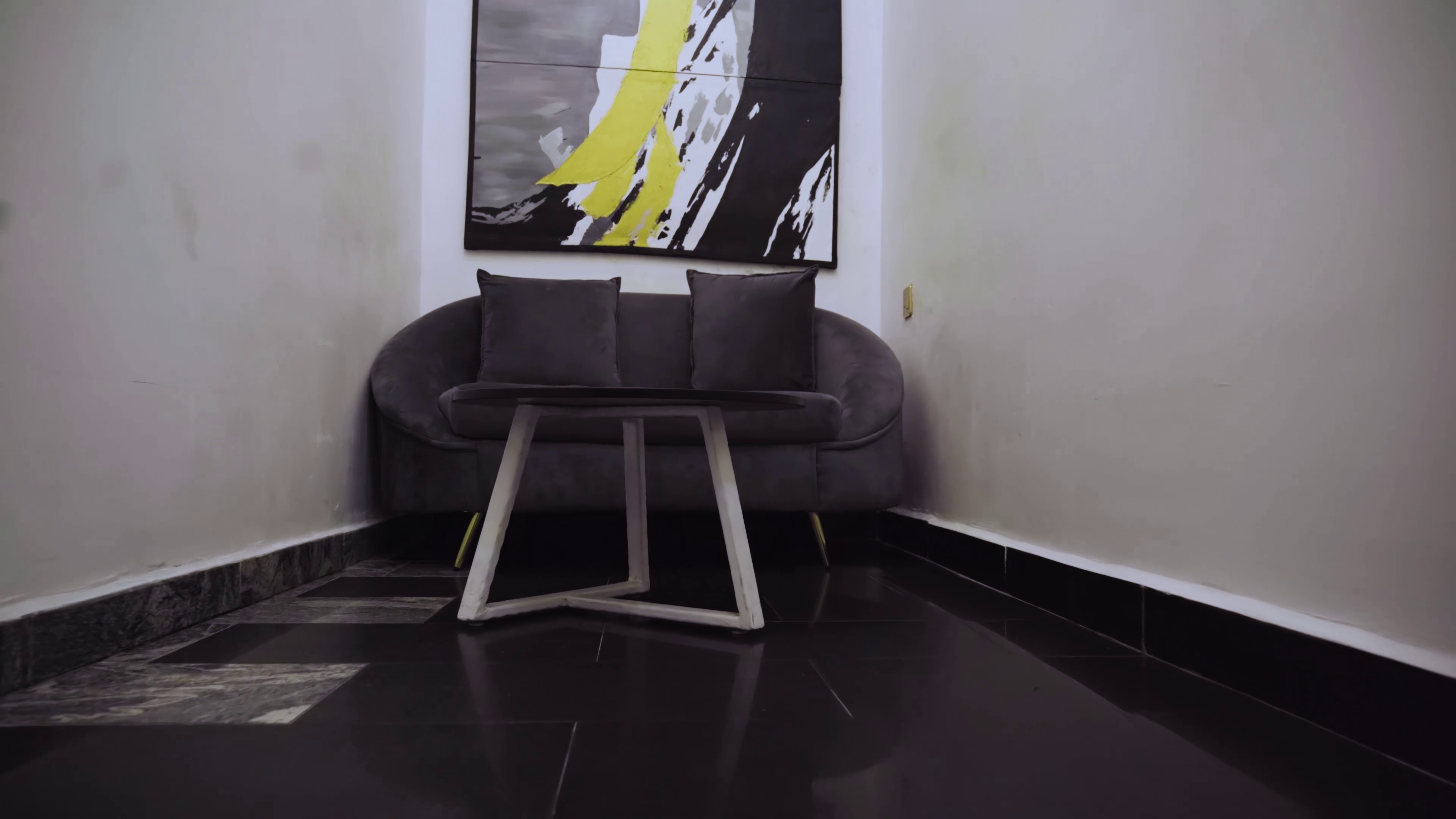 POSH SUITES HOTEL