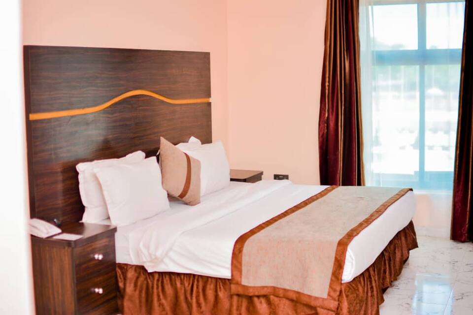 WETLAND HOTEL