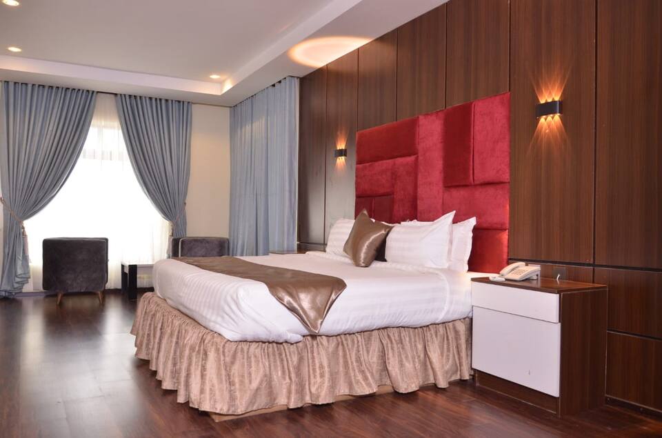 WETLAND HOTEL