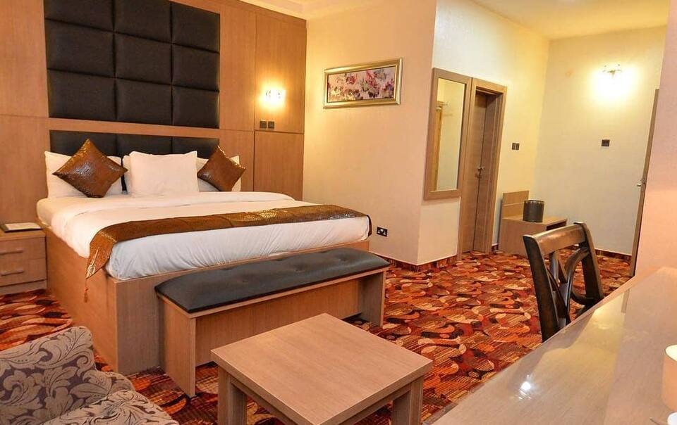 TREASURE SUITES