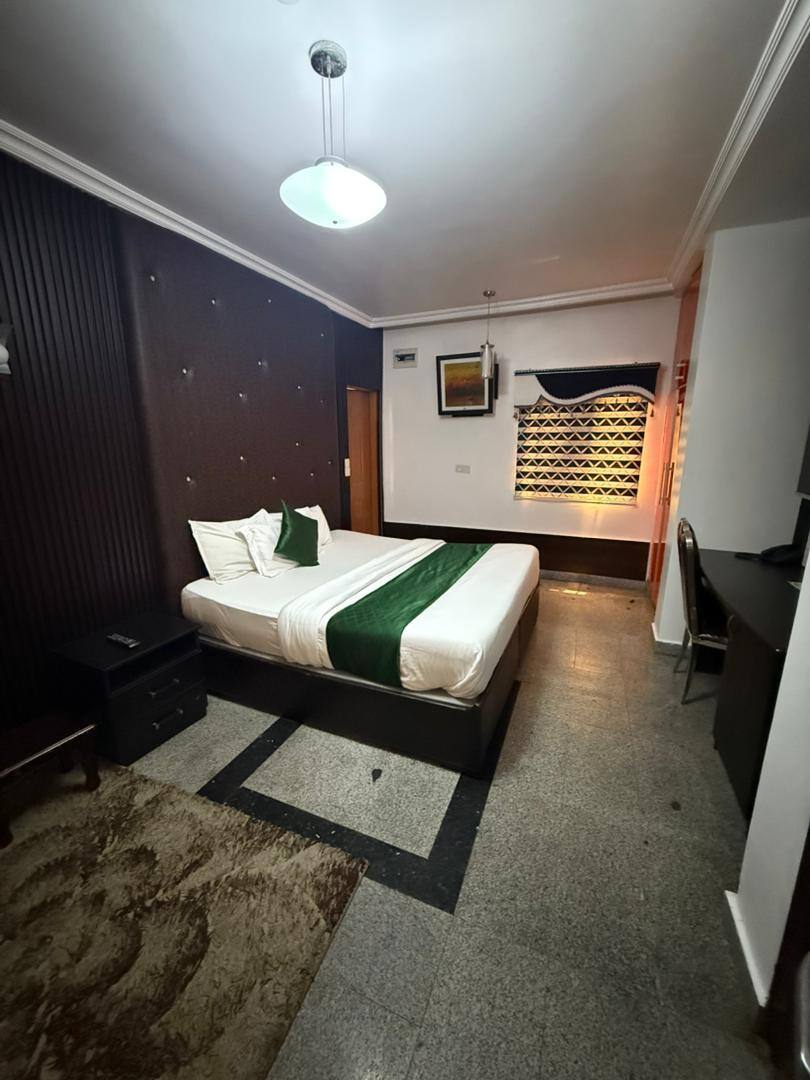 LA ELDERA HOTEL