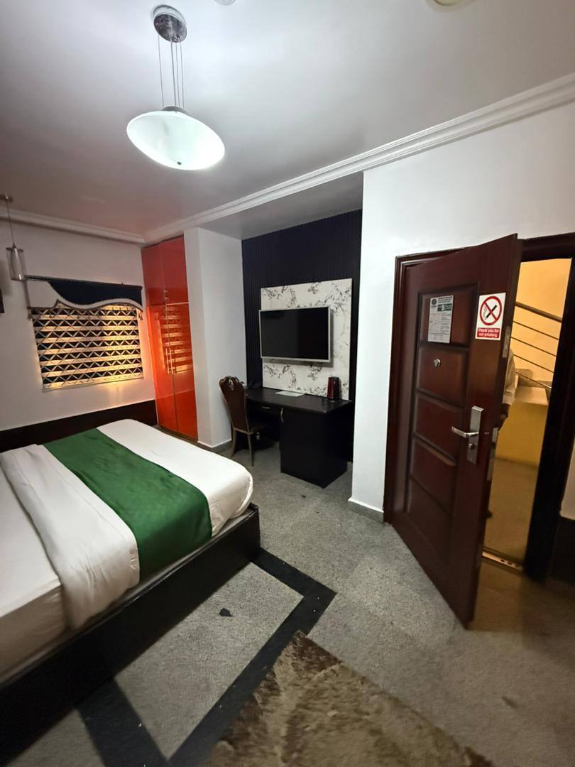 LA ELDERA HOTEL