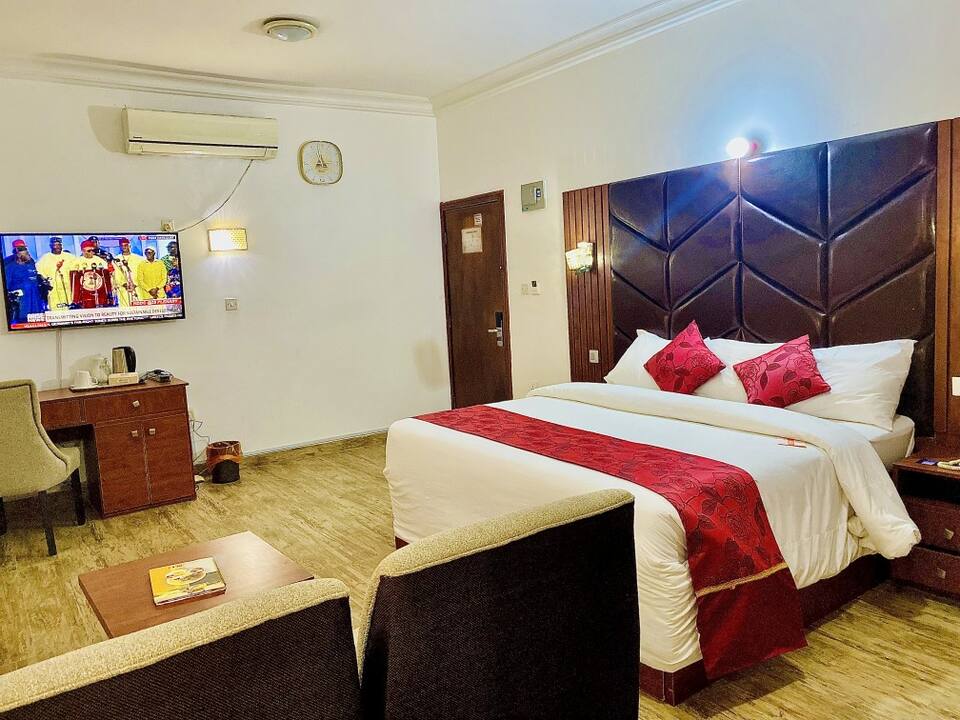REIZ CONTINENTIAL HOTEL
