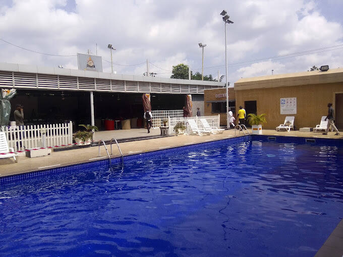 REIZ CONTINENTIAL HOTEL
