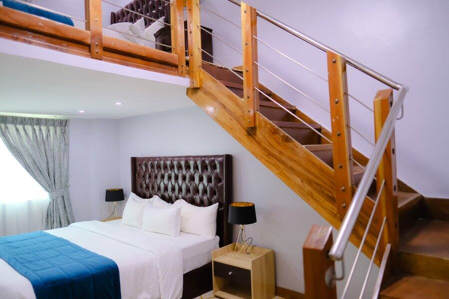 THE COLOSSUS HOTEL
